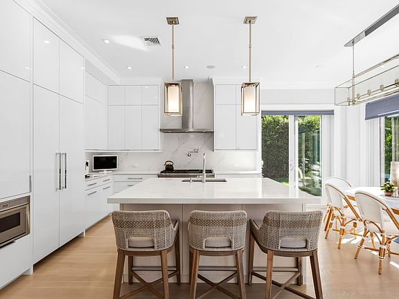5th image of 85 Pelham St