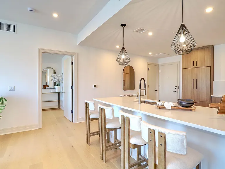 931 Madison St #405 — Photo 7