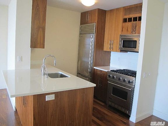 3rd image of 88 Greenwich St APT 2203