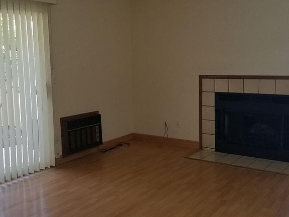 3rd image of 2301 McLaughlin Ave