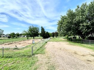 454 Holiday Village Dr, Quitman, TX 75783