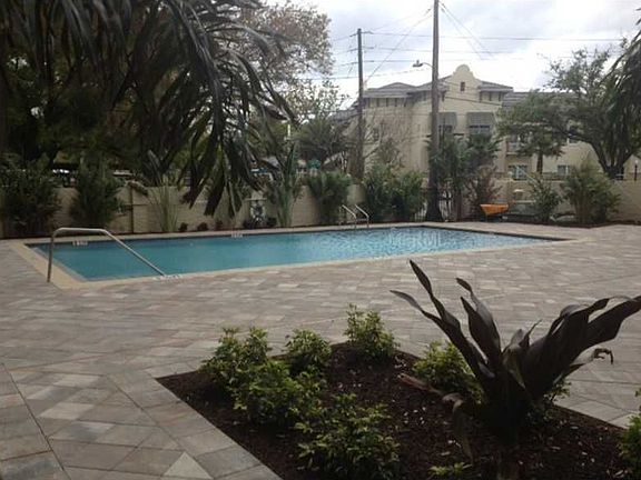 5th image of 2109 Bayshore Blvd Unit 808