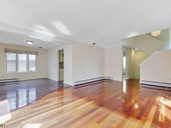 5th image of 208 Clarken Dr