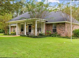 110 Madonna Dr, Benton, LA 71006