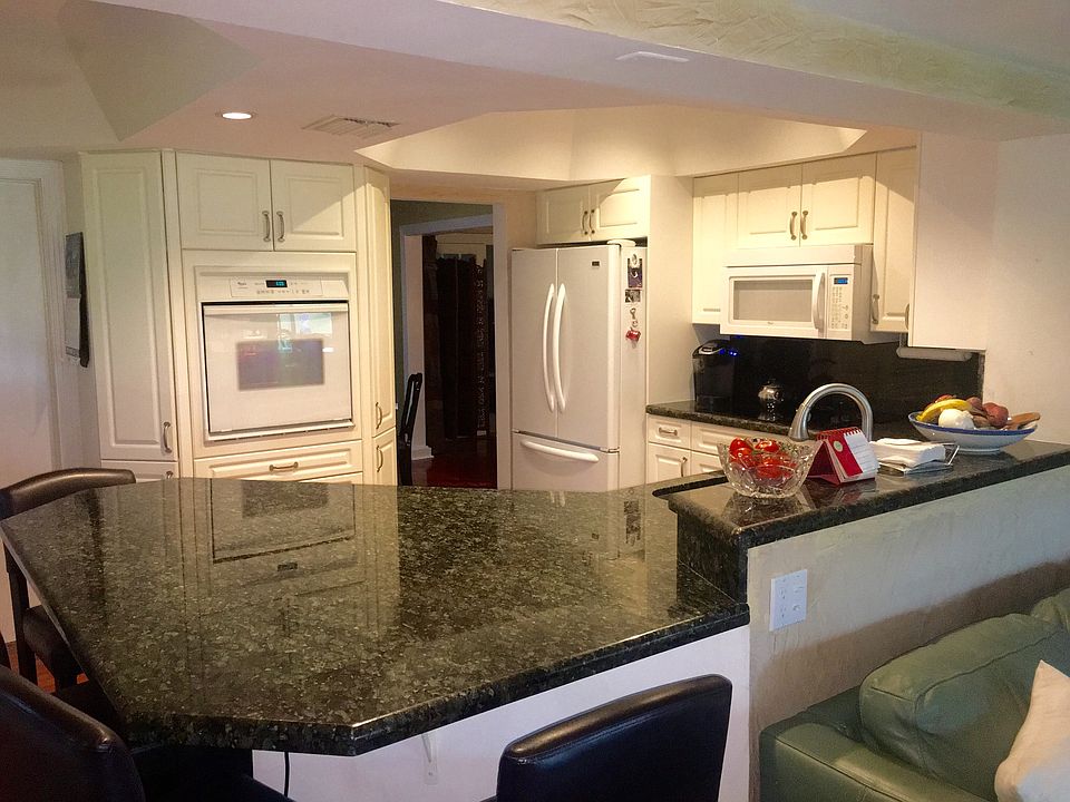 1st image of 4717 Banyan Ln