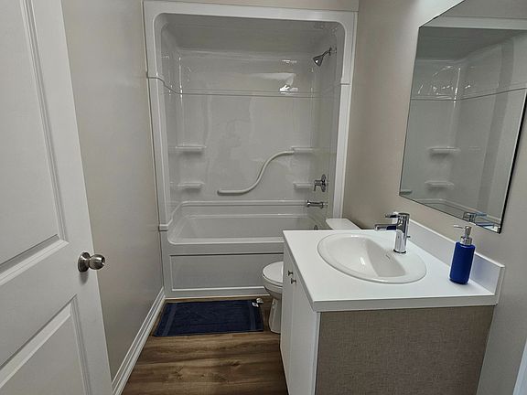5th image of 50 Herrick Ave #339