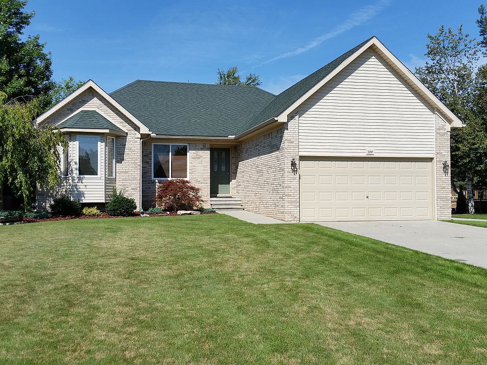 1st image of 3287 Larchwood Dr
