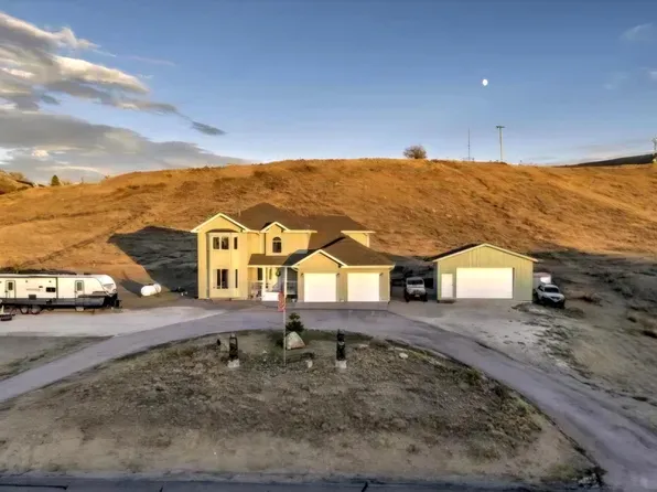 5333 Saddlestring Rd, Casper, WY 82604