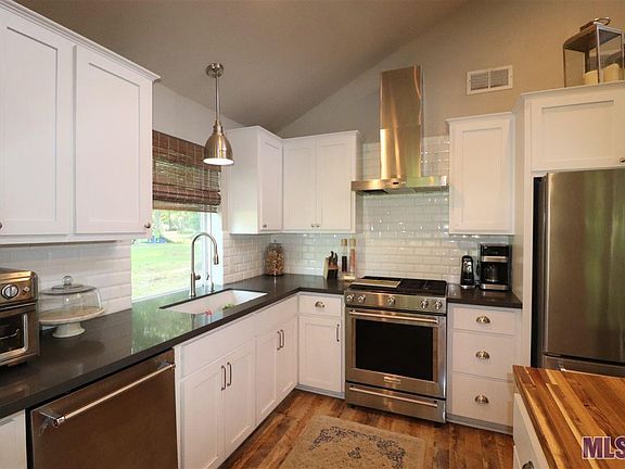 3rd image of 15921 Chanove Ave
