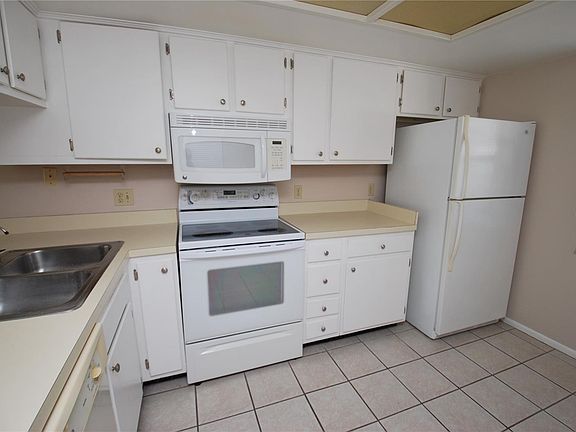 4th image of 205 Windward Pl #205