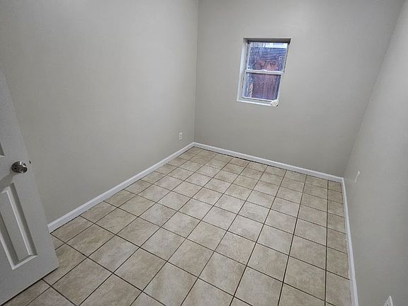 4th image of 860 S 19th St Floor 2