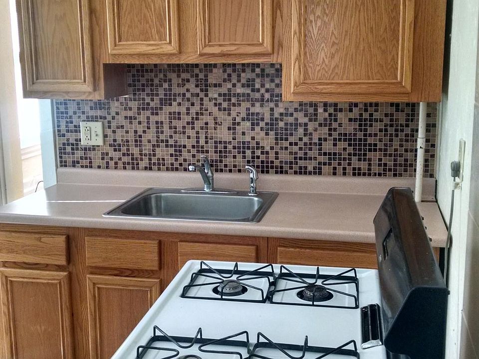 2nd image of 52 Pleasant St