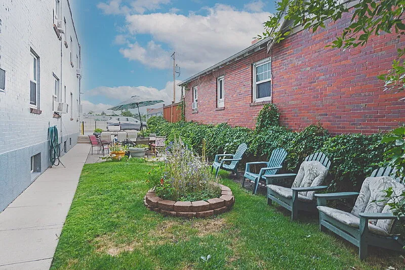 1 bed, 1.0 bath, $1,075 — Photo 2