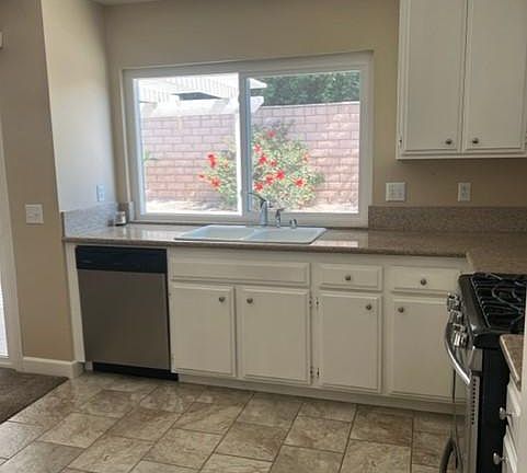 4th image of 1257 E Deerfield Ct
