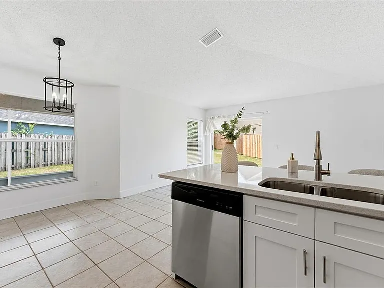 6048 Sand Key Ln — Photo 9