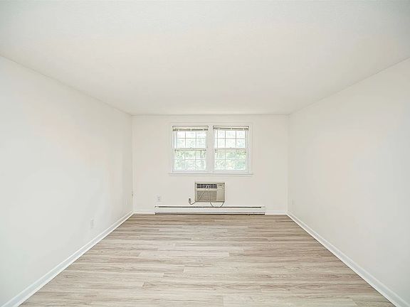 4th image of 103 S Policy St #10
