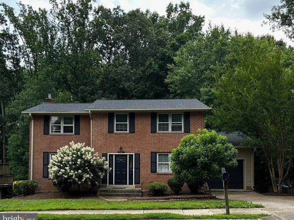 5205 Pumphrey Dr, Fairfax, VA 22032