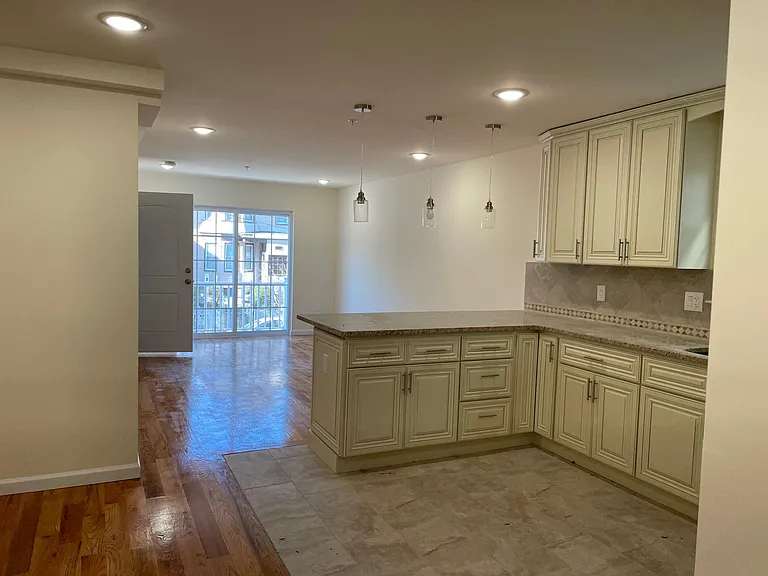 720 Bergen St #1 — Photo 16