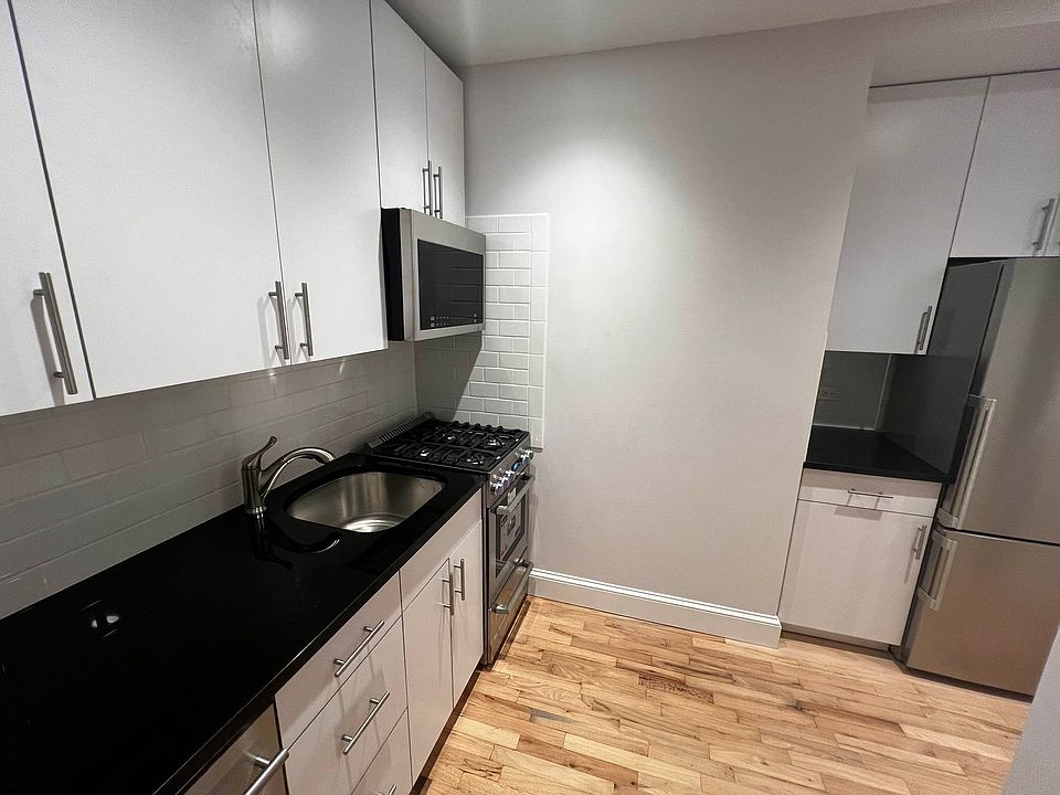 2nd image of 219 E 84th St APT 3A