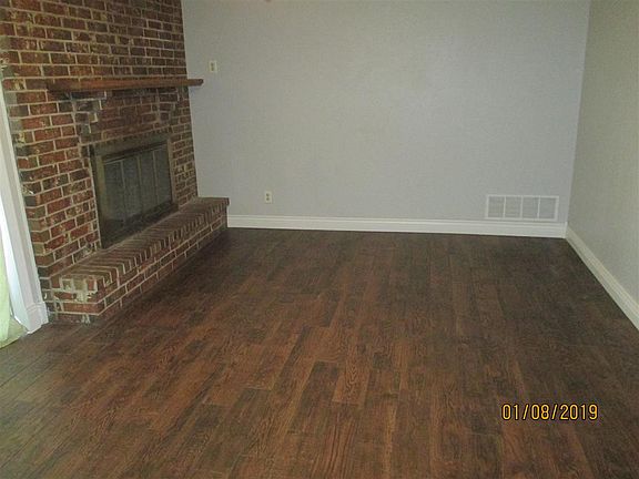 5th image of 201 E Washington St