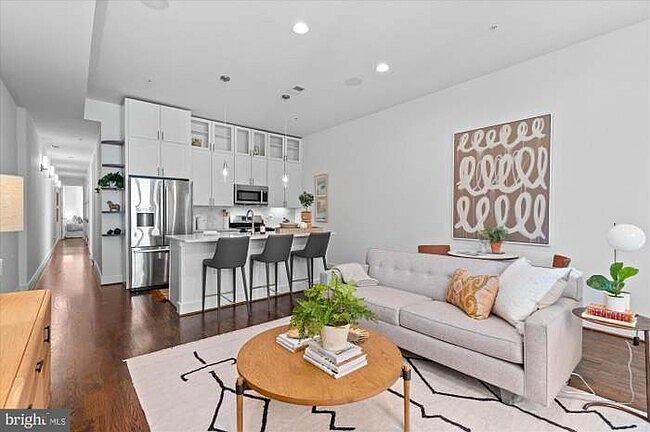 1st image of 2550 University Pl NW APT 2