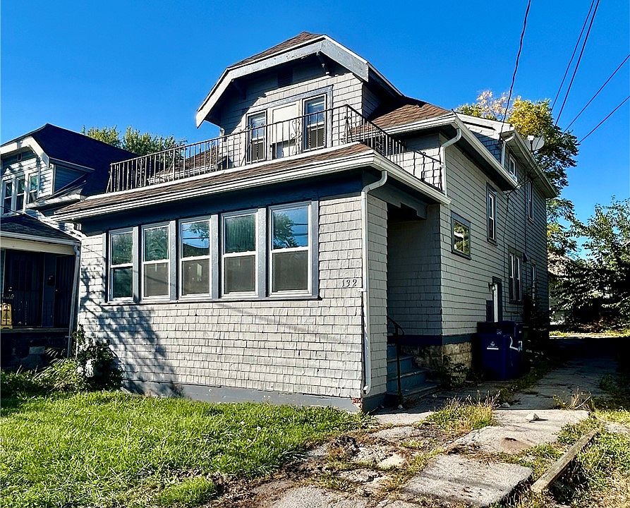 1st image of 132 Hewitt Ave