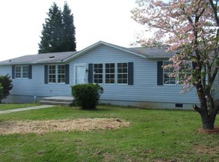 4014 High Acres Rd NW, Roanoke, VA 24017