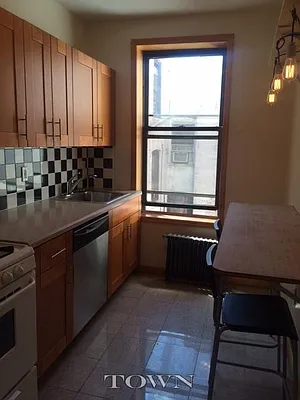 Rented by Town Residential | media 25