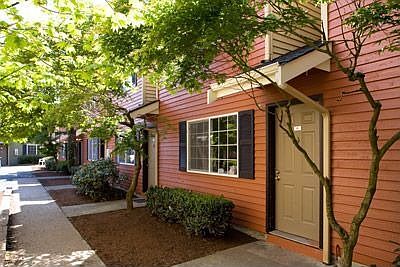 Uplifting colors at Townhomes on Center