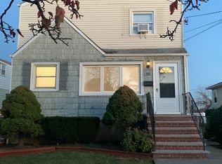 92 3rd Ave #1, East Rockaway, NY 11518