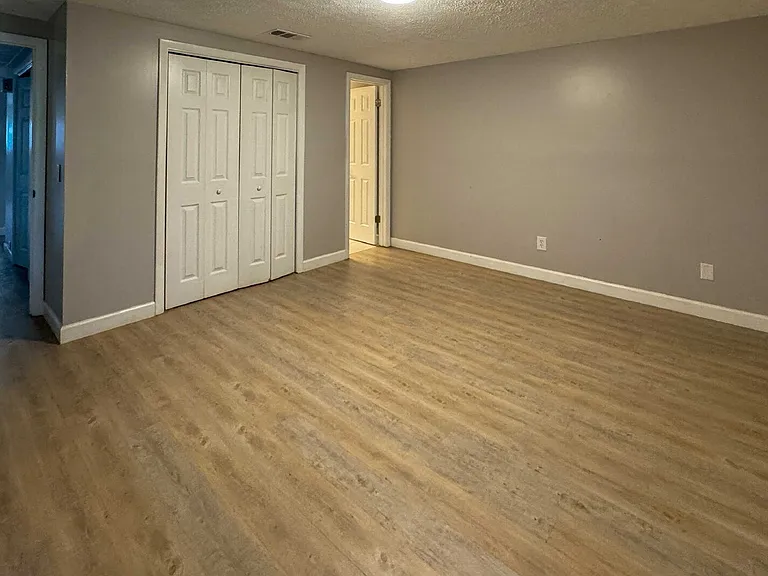 1029 Bradley Cir — Photo 14