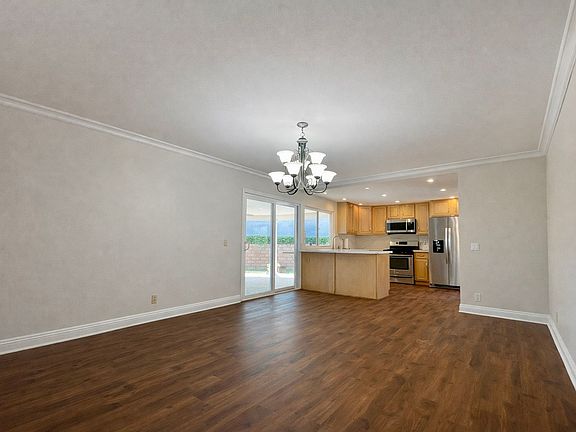 4th image of 1108 Eaton Rd