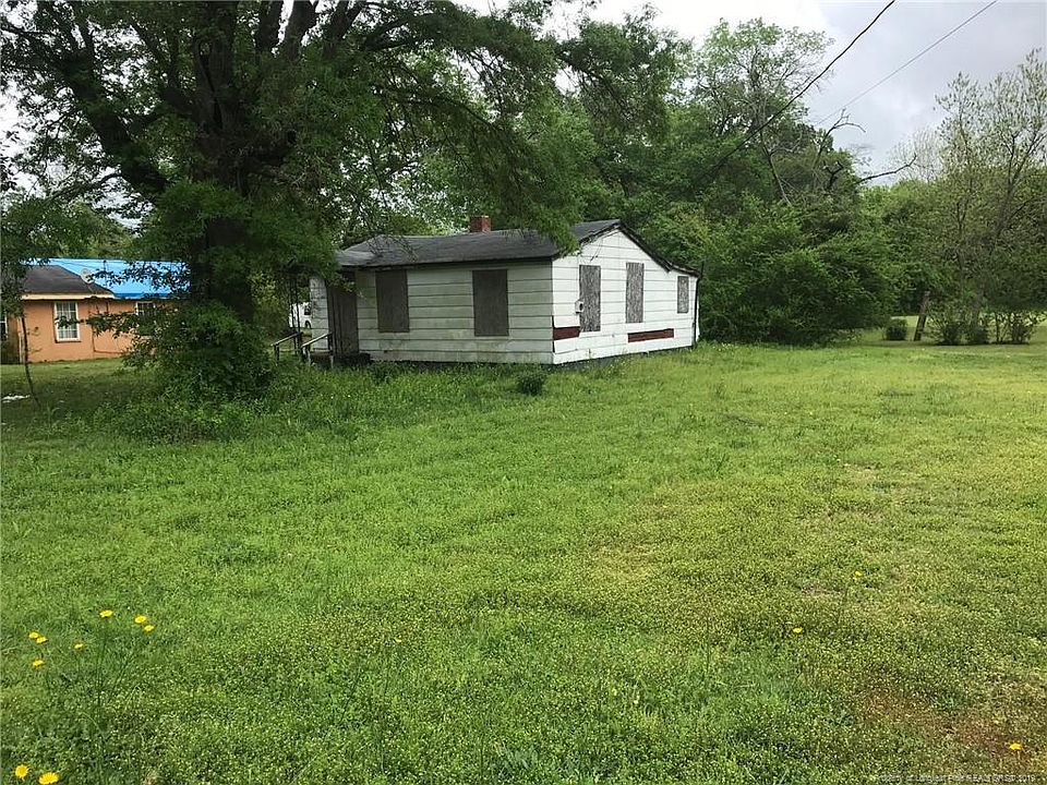 1st image of 215 Peterson St