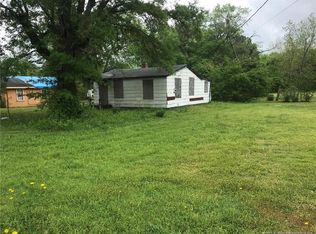 215 Peterson St, Red Springs, NC 28377