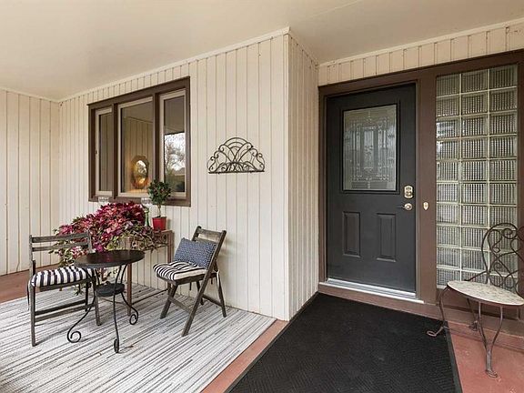 4th image of 302 Prospect Dr SW
