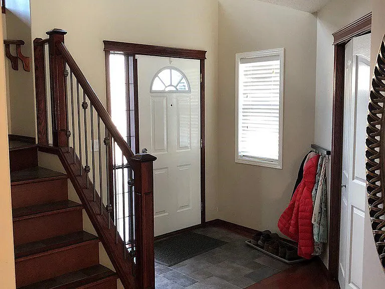 7965 Cougar Ridge Ave SW — Photo 2