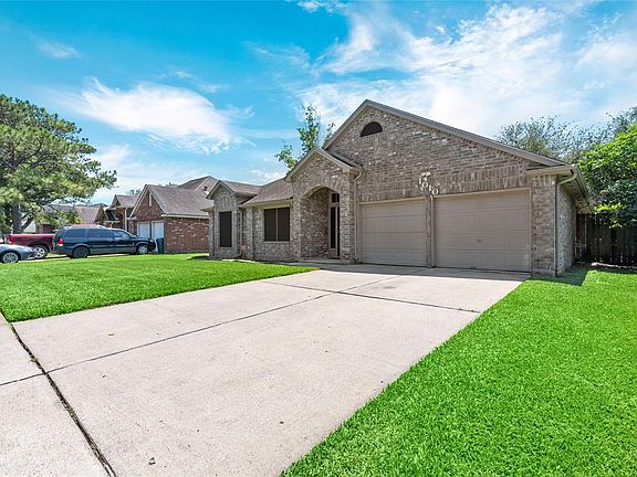 2nd image of 1010 Bayou Bend Dr