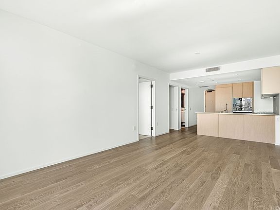5th image of 333 Ward Ave #2307