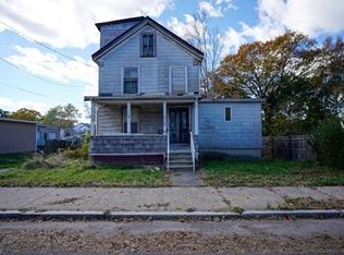 98 Essex St, Saugus, MA 01906