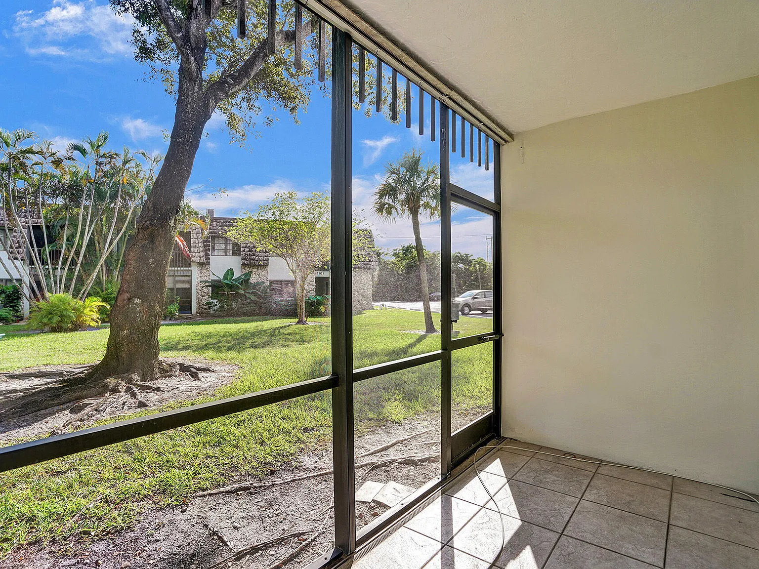 2 bed, 2.0 bath, 1050 sqft, $2,000 — Photo 4