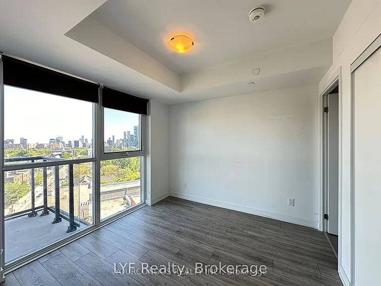 159 Wellesley St E #806 — Photo 7