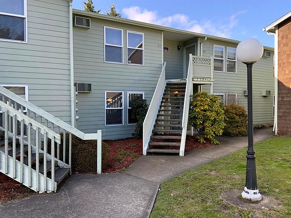 2nd image of 3921 Ocean Beach Hwy #211-3921-2