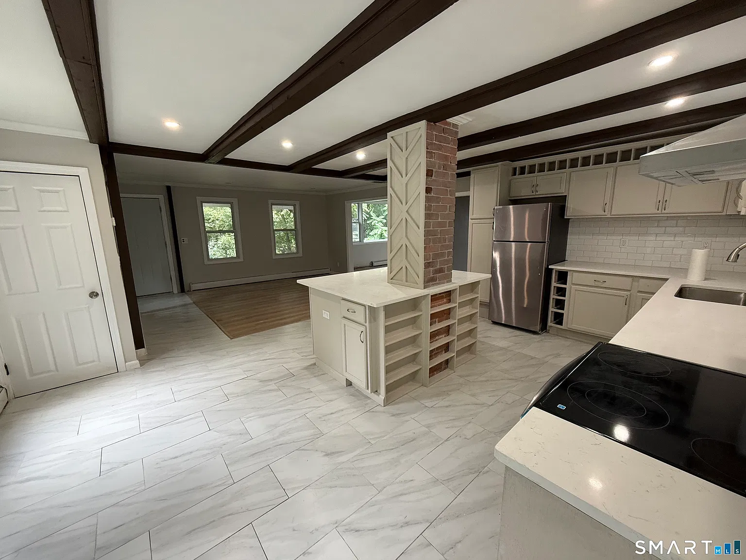 4 bed, 2.0 bath, 1512 sqft, $2,800 — Photo 2