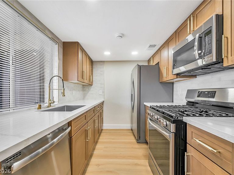 1405 Vegas Valley Dr APT 51, Winchester, NV