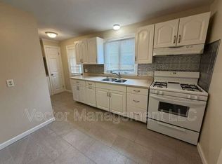 1160 Whitney Ave E, Hamden, CT 06517
