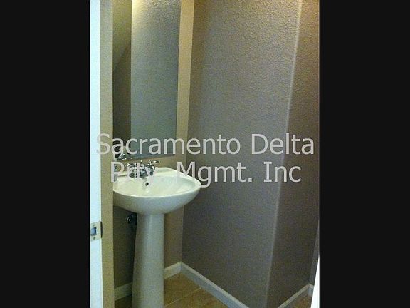 5th image of 3469 Delta Queen Ave