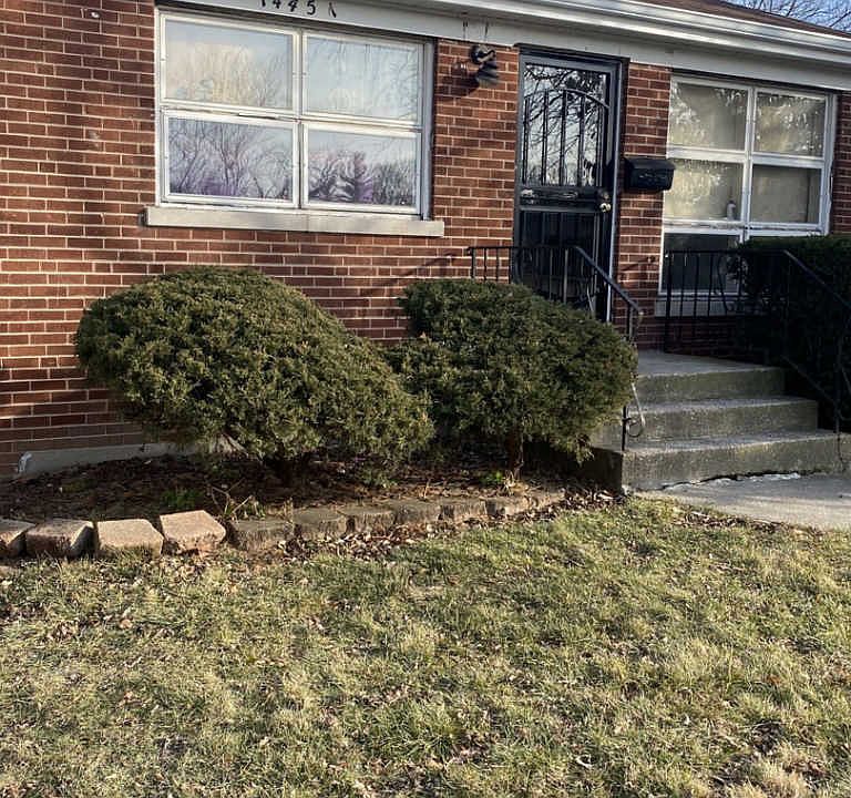 1st image of 14451 Des Plaines St