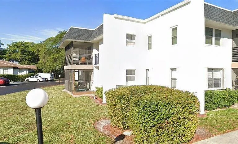 2710 Riverside Dr #102A — Photo 1