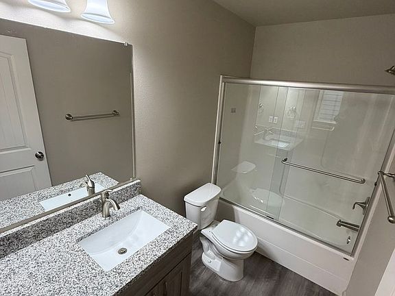 4th image of 205 W J St