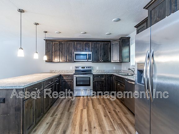 4th image of 112 Walnut Ln
